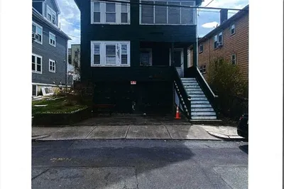 23-25 Houghton St