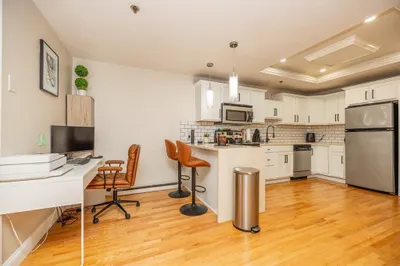 10 Beacon St #102