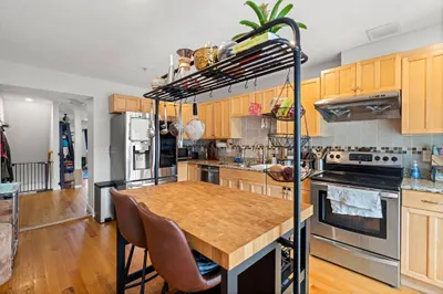 27 Phillips St #27