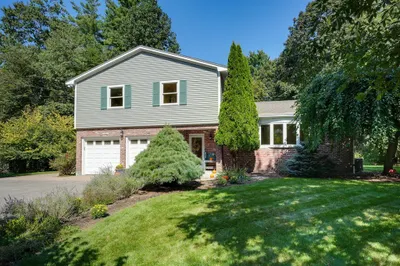 28 Evergreen Way 1