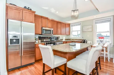 62 H St #3 1
