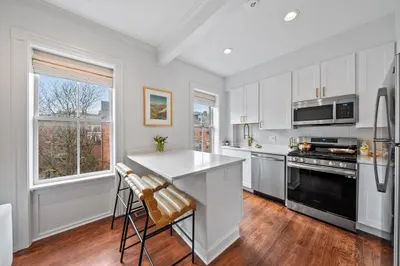 9 Hanson St #3