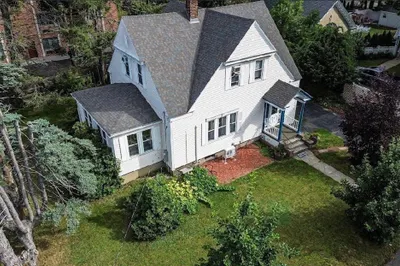 22 Bluff Ave 1