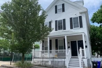 323 Bainbridge St. #2