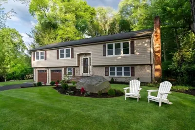 14 Travis Dr 1