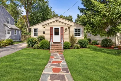 24 Grapevine Ave 1