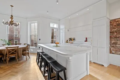 15 Regent Circle #1