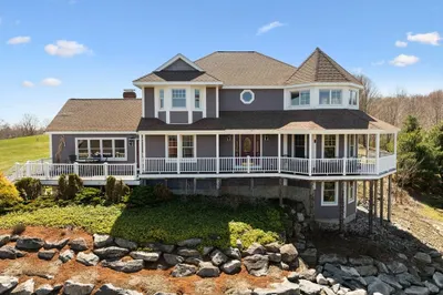 65 Skyfields Dr 1