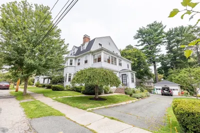 18 Hawthorn Road #2 1