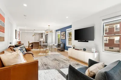 15 Higgins St #15