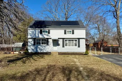 12 Carron Ln