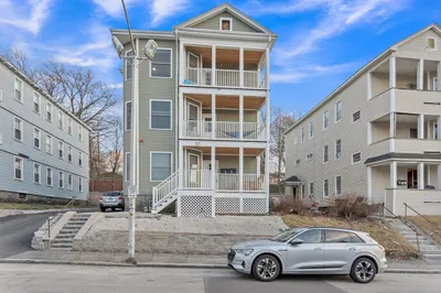51 Beaver St 1