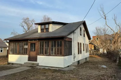 29 Pleasant Street
