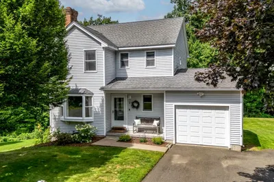 8 Cobb Ln