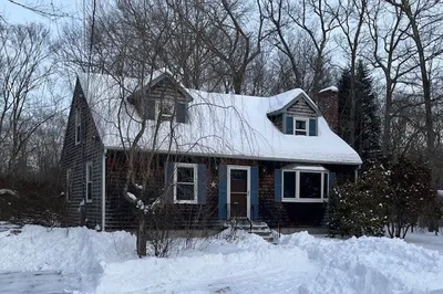 201 Massapoag Ave 1