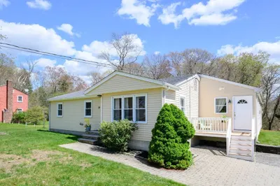 29 Andrew Dr 1