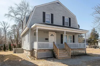 35 Phillips Ave 1