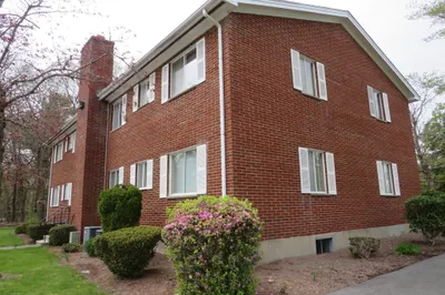 8 Bayberry Dr #1