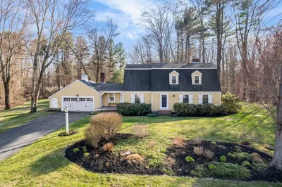 99 Raleigh Tavern Lane