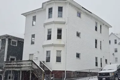 69 Catharine St #2