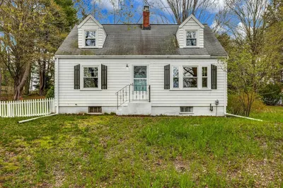403 Central St 1