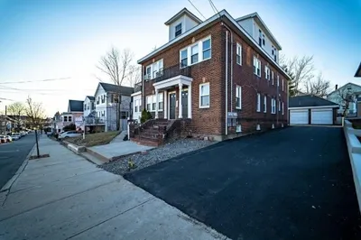 38-40 Tappan St #40