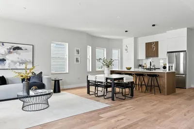 34 Woodford St #2