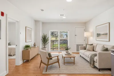 10 Franklin Ave., Ave #105 1