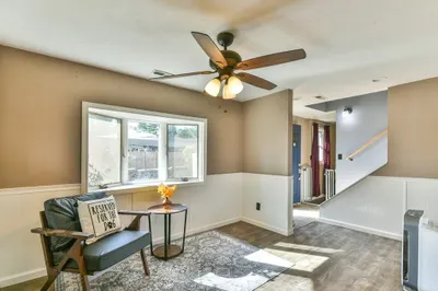 238 W Main St 1