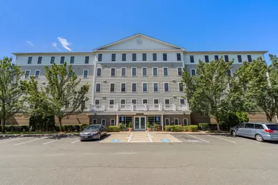 10 Crowninshield St #408 1