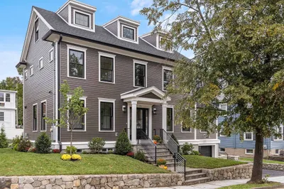 20 Pequossette Road 1