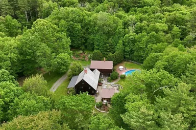 54 Meetinghouse Rd 1