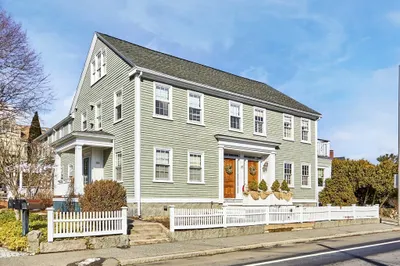23 Bridge St #B