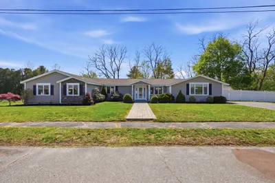 8 Lisa Rd