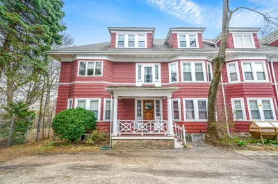 3 Regent Cir 1