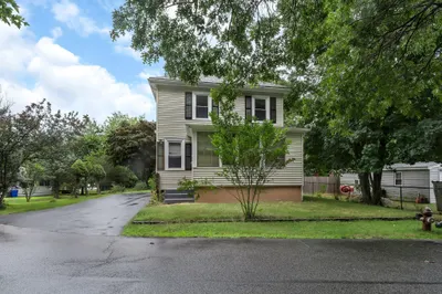 2 Clarendon St 1