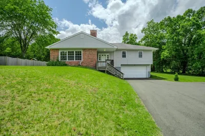 463 Bay Rd 1