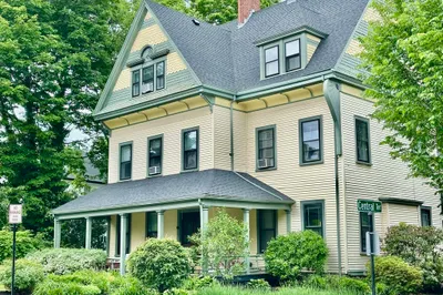 49 Grove St #4 1