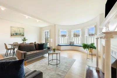 41 Carlton St #3