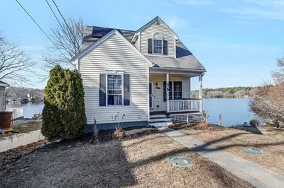 75 Lakeshore Dr