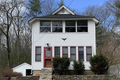 315 Chase Rd 1