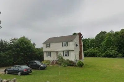 383 Bay Rd 1