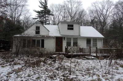 9 Oak Dr