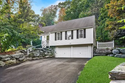 142 Walnut St 1
