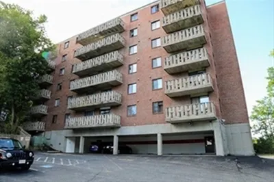 10 Main St #207