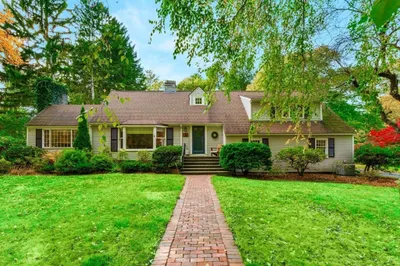 12 Winthrop Road