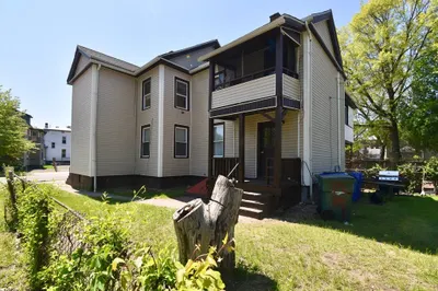112 Bay St 1