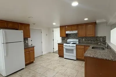 34 Franklin Ave #11 1