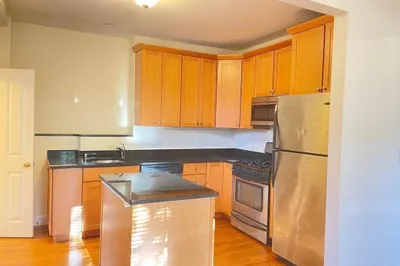 7 Sargent Ave #4