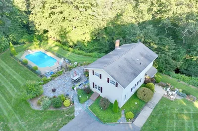 62 Long Plain Road 1